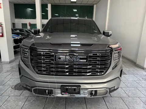 GMC Sierra Denali Ultimate usado (2024) color Gris financiado en mensualidades(enganche $340,000 mensualidades desde $50,877)