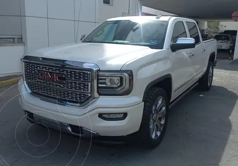 GMC Sierra Crew Cabina All Terrain 4x4 usado (2017) color Blanco precio $585,000