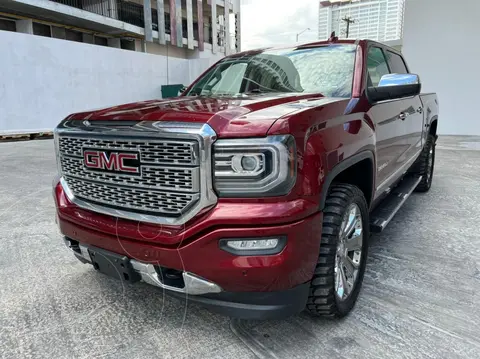 GMC Sierra Crew Cabina All Terrain 4x4 usado (2017) color Rojo precio $649,000