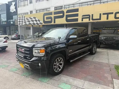 GMC Sierra Crew Cabina All Terrain 4x4 usado (2015) color Negro precio $398,000