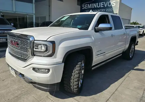 GMC Sierra Denali DVD usado (2017) color Blanco precio $698,000
