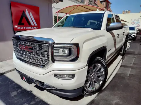 GMC Sierra Denali usado (2018) color Blanco precio $589,000