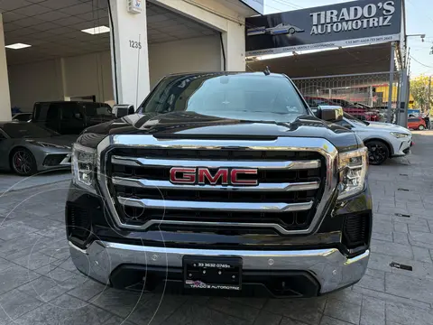 GMC Sierra Regular 4x4 usado (2022) color Negro financiado en mensualidades(enganche $180,000 mensualidades desde $28,416)