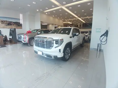 GMC Sierra Denali usado (2024) color Blanco precio $1,470,000