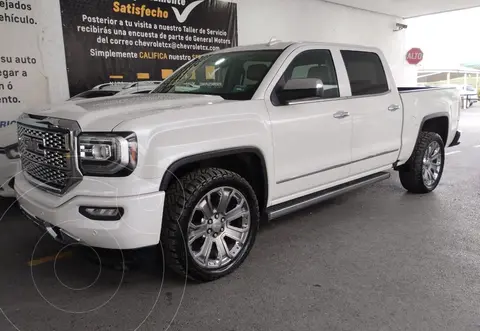 GMC Sierra Crew Cabina All Terrain 4x4 usado (2017) color Blanco precio $519,000