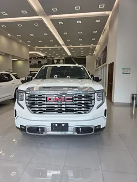 GMC Sierra Denali usado (2025) color Blanco precio $1,580,000