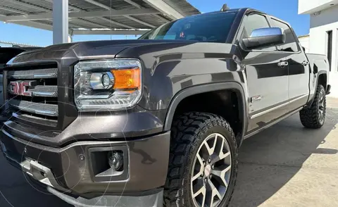 GMC Sierra Crew Cabina All Terrain 4x4 usado (2015) color Acero precio $438,000