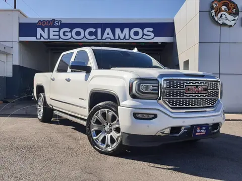 GMC Sierra Denali DVD usado (2018) color Blanco precio $625,000