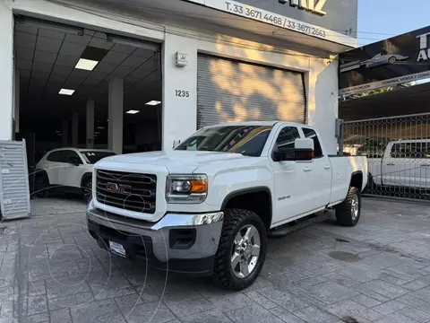 GMC Sierra Crew Cabina All Terrain 4x4 usado (2018) color Blanco precio $444,900
