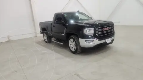 GMC Sierra Cabina Regular SLE 4x4 usado (2018) color Negro precio $470,000