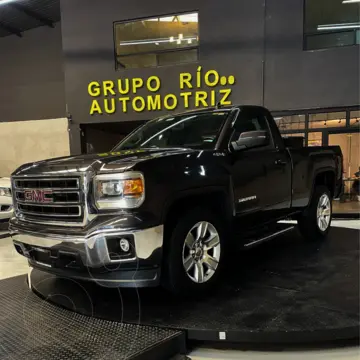GMC Sierra Cabina Regular SLE 4x4 usado (2014) color Negro precio $365,000