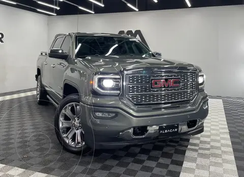 GMC Sierra Crew Cabina All Terrain 4x4 usado (2018) color Gris precio $749,900