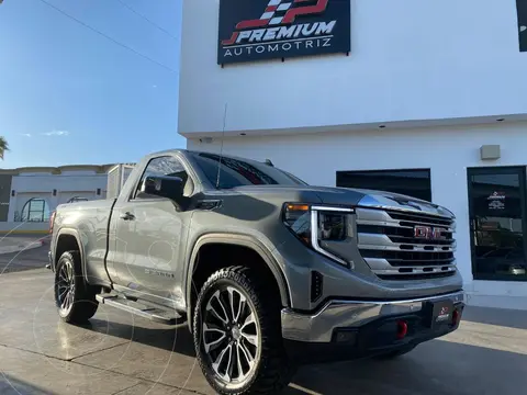 GMC Sierra Cabina Regular usado (2024) color Gris Metalico financiado en mensualidades(enganche $263,560 mensualidades desde $22,969)