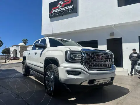 GMC Sierra Denali usado (2017) color Blanco precio $728,000