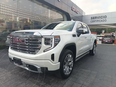 GMC Sierra Denali usado (2024) color Blanco precio $1,590,000