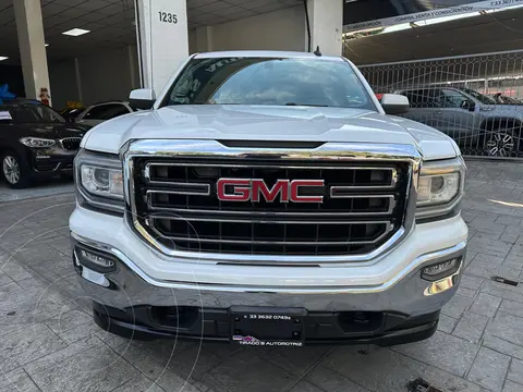 GMC Sierra Cabina Regular SLE 4x4 usado (2016) color Blanco precio $569,900