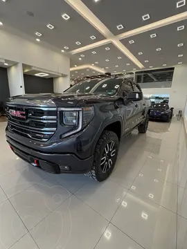 GMC Sierra AT4 usado (2024) color Gris Oscuro precio $1,290,000