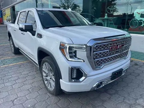 GMC Sierra Denali usado (2021) color Blanco financiado en mensualidades(enganche $322,500 mensualidades desde $27,231)