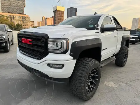 GMC Sierra Cabina Regular SLE 4x4 usado (2017) color Blanco precio $598,000