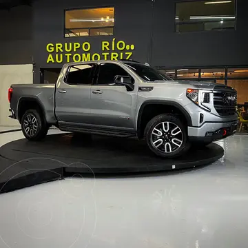 GMC Sierra AT4 usado (2024) color Gris Oscuro precio $1,379,000