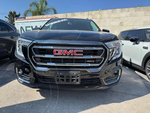 GMC Terrain AT4 usado (2023) color Negro precio $710,000