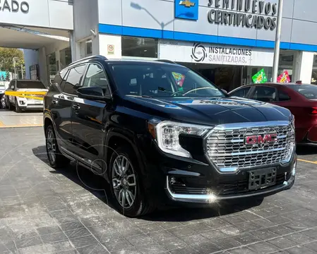 GMC Terrain Denali usado (2024) color Negro precio $805,000