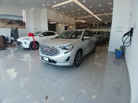 GMC Terrain Denali usado (2021) color plateado precio $540,000