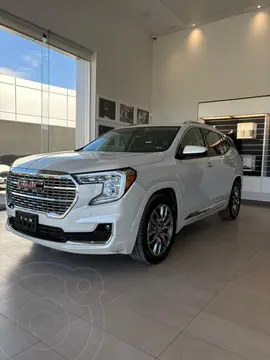 GMC Terrain Denali usado (2024) color Blanco precio $750,000