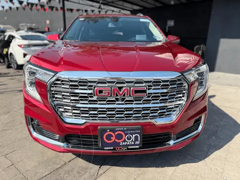 GMC Terrain Denali usado (2024) color GMCT RADIANT RED precio $650,000