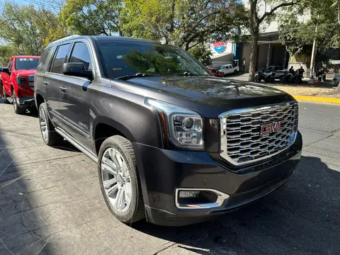 GMC Yukon Denali 8 Vel AWD usado (2018) color Gris precio $714,900