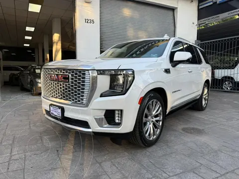 GMC Yukon Denali usado (2023) color Blanco precio $1,347,000
