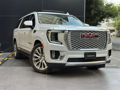 GMC Yukon Denali XL usado (2023) color Blanco precio $1,730,000