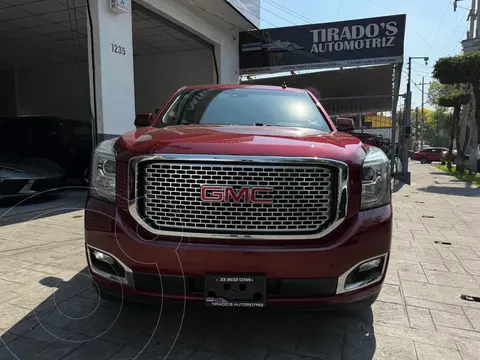 GMC Yukon Denali 8 Vel AWD usado (2017) color Rojo Tinto precio $599,900