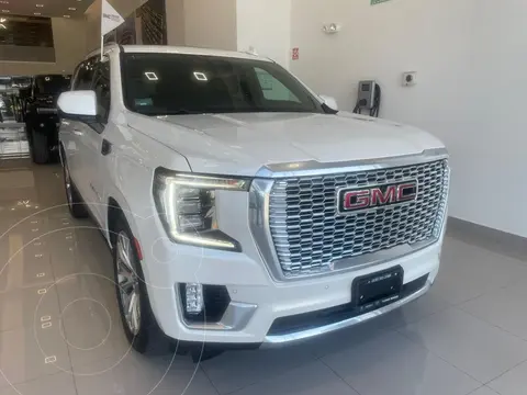 GMC Yukon Denali XL usado (2023) color Blanco precio $1,560,000