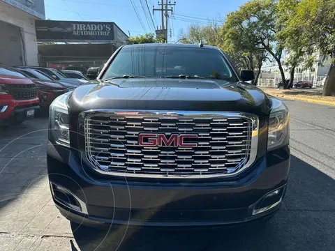 GMC Yukon Denali 8 Vel AWD usado (2018) color Gris precio $714,900