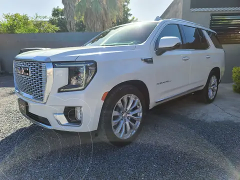 GMC Yukon Denali usado (2022) color Blanco financiado en mensualidades(enganche $304,975 mensualidades desde $21,437)
