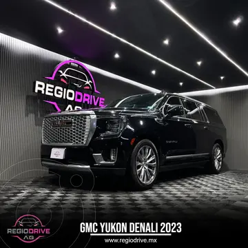 GMC Yukon Denali usado (2023) color Negro financiado en mensualidades(enganche $540,000 mensualidades desde $33,051)