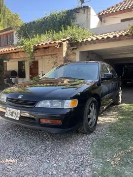 Honda Accord 2.2 EX usado (1996) color Negro precio $7.500.000