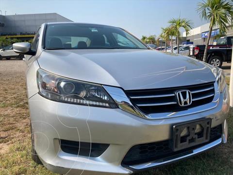Honda Accord LX usado (2015) color Plata precio $318,900