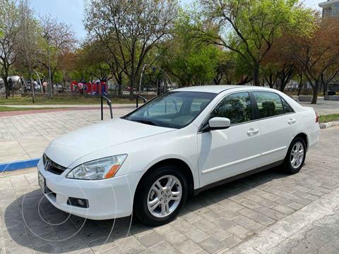 foto Honda Accord EX 2.4L usado (2007) color Blanco precio $139,900