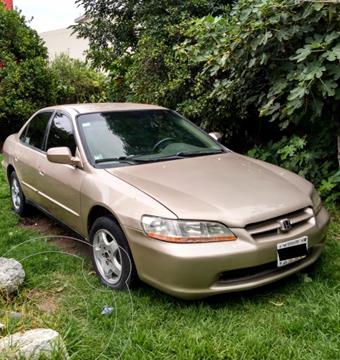 foto Honda Accord Coupé 3.0L V6 usado (2000) color Champagne precio $55,000