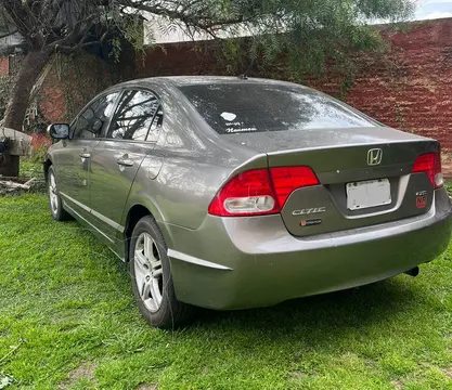 Honda Civic 1.8 LX usado (2006) color Gris intermedio precio u$s5.900