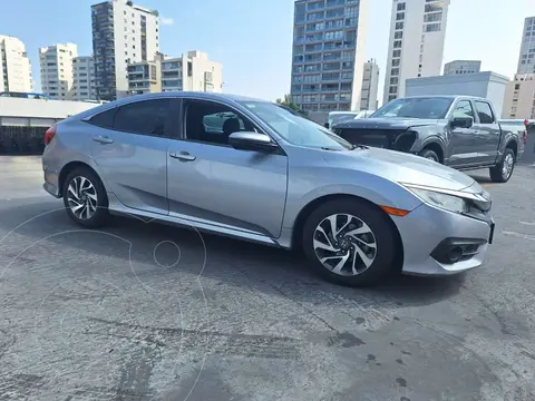 Honda Civic EX usado (2018) color Plata Diamante financiado en mensualidades(enganche $39,800 mensualidades desde $11,400)