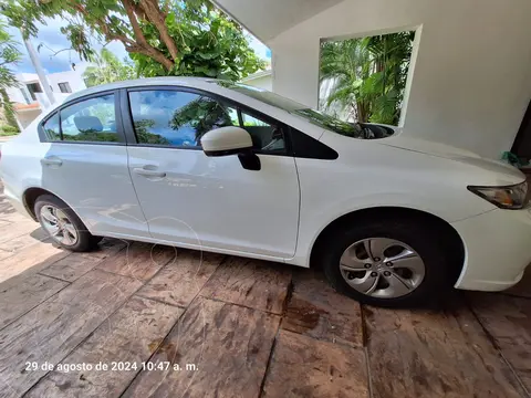 Honda Civic LX 1.8L Aut usado (2014) color Blanco precio $180,000