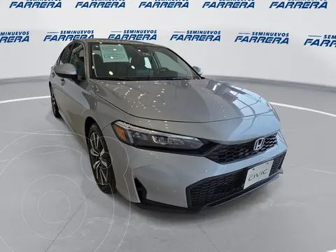 Honda Civic i-Style usado (2025) color plateado precio $550,900