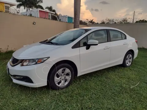 Honda Civic LX 1.8L usado (2015) color Blanco precio $218,000