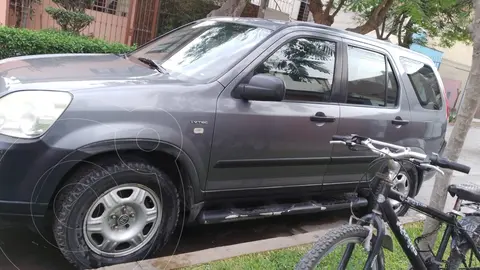 Honda CR-V LX 4x4 usado (2005) color Gris precio u$s8,500