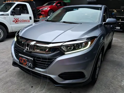 Honda HR-V Uniq usado (2022) color plateado financiado en mensualidades(enganche $93,985 mensualidades desde $7,187)