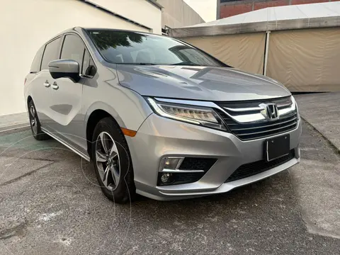 Honda Odyssey Touring usado (2018) color plateado precio $435,000
