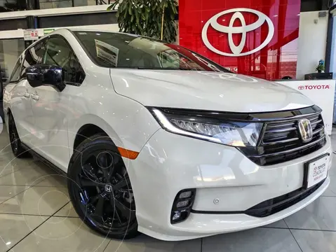 Honda Odyssey Black Edition usado (2024) color Blanco financiado en mensualidades(enganche $369,930 mensualidades desde $15,892)
